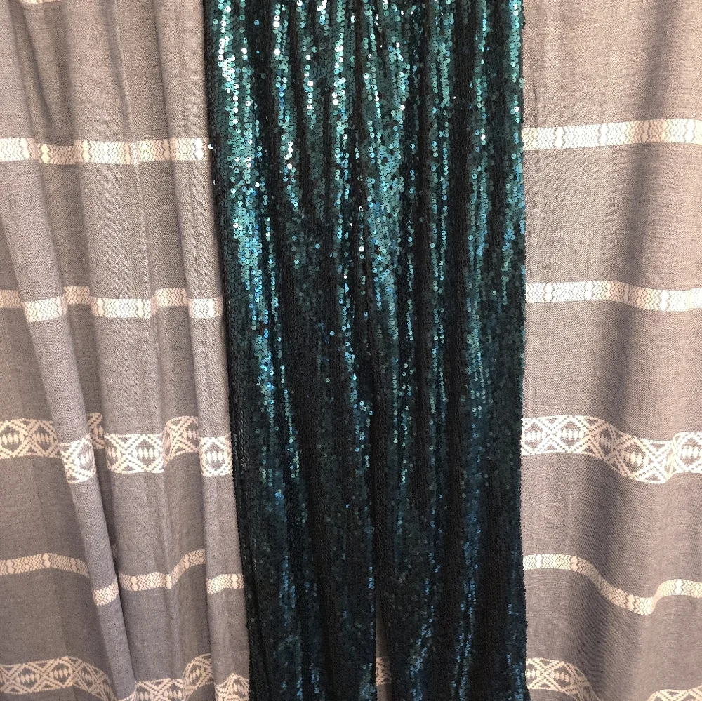 Fashion Nova Green Sequin Pants Size MEDIUM NWT - Picture 3 of 3